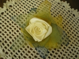 broszka róża 